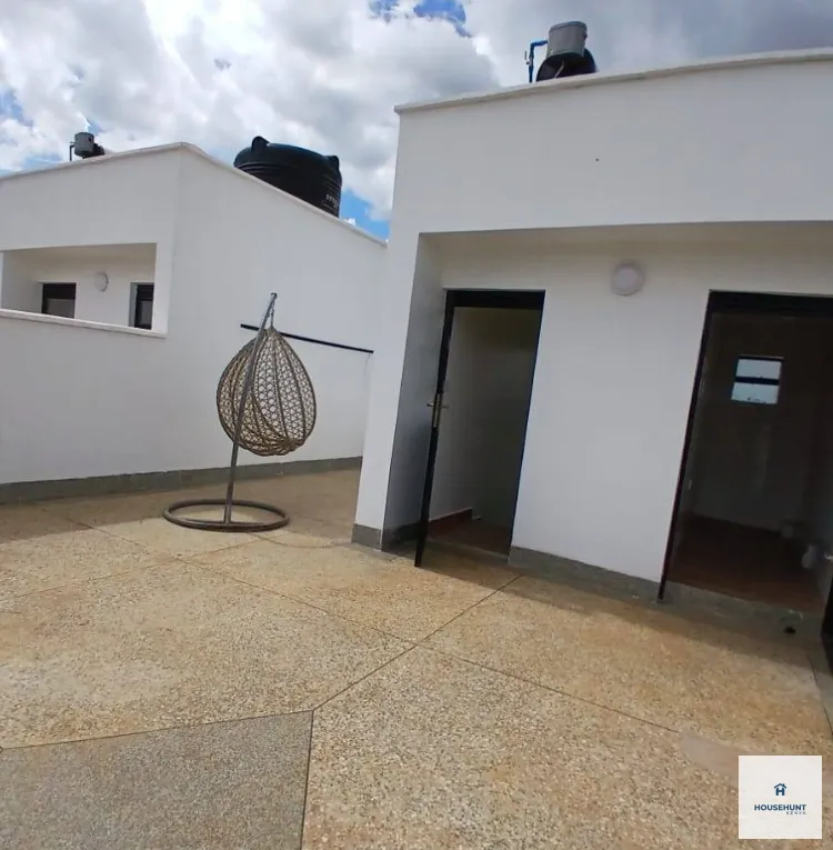 Newly built Affordable 4 bedroom (2 ensuite) Semi detached duplex. photo 2