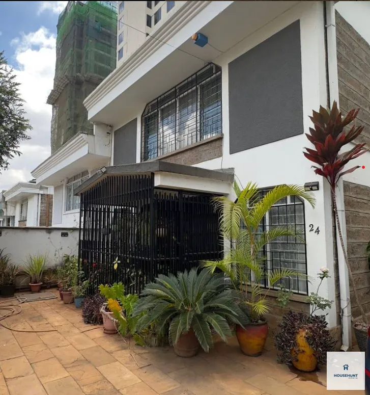Town House for Sale in Parklands photo 2