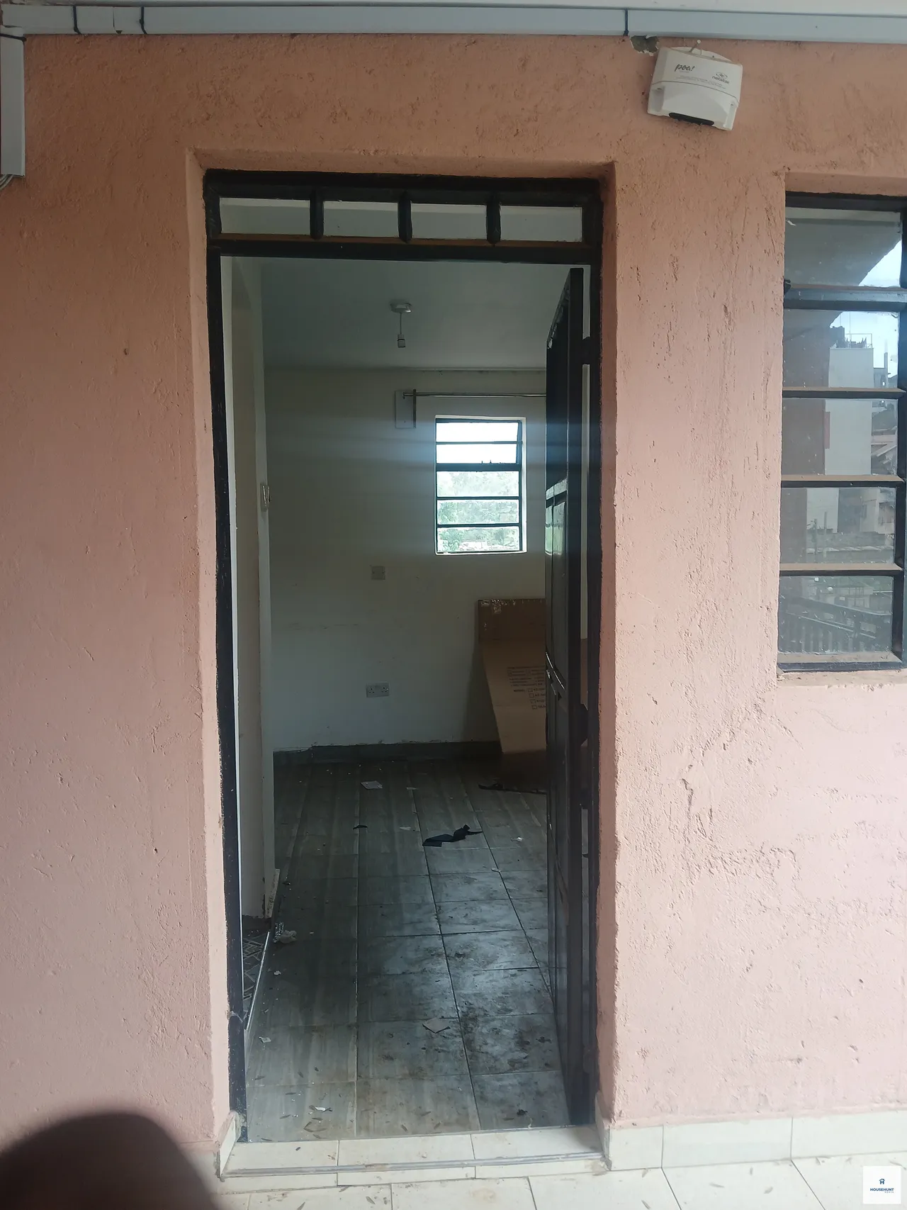 Spacious Studio Apartment In Ruaka