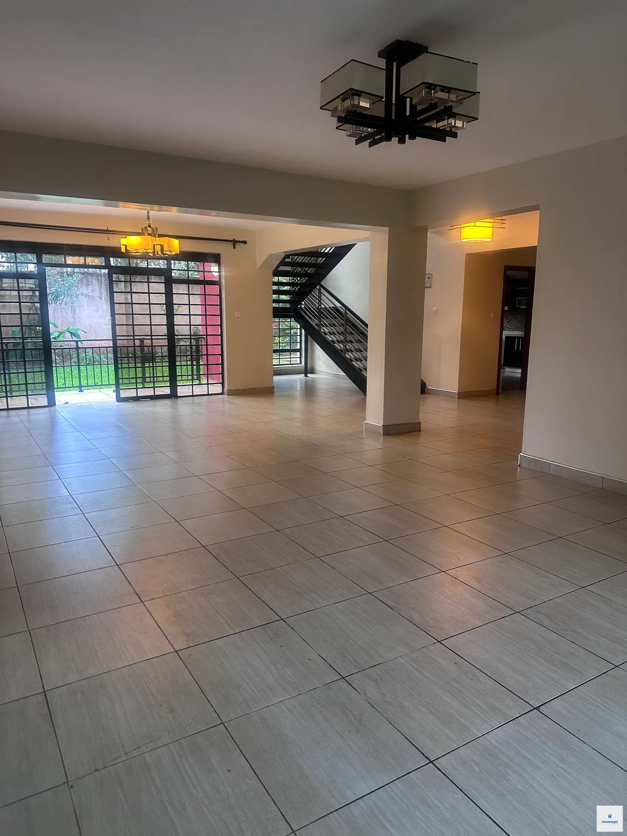 Lavish Family Living in Nairobi's Prestigious UN Blue Zone photo 3
