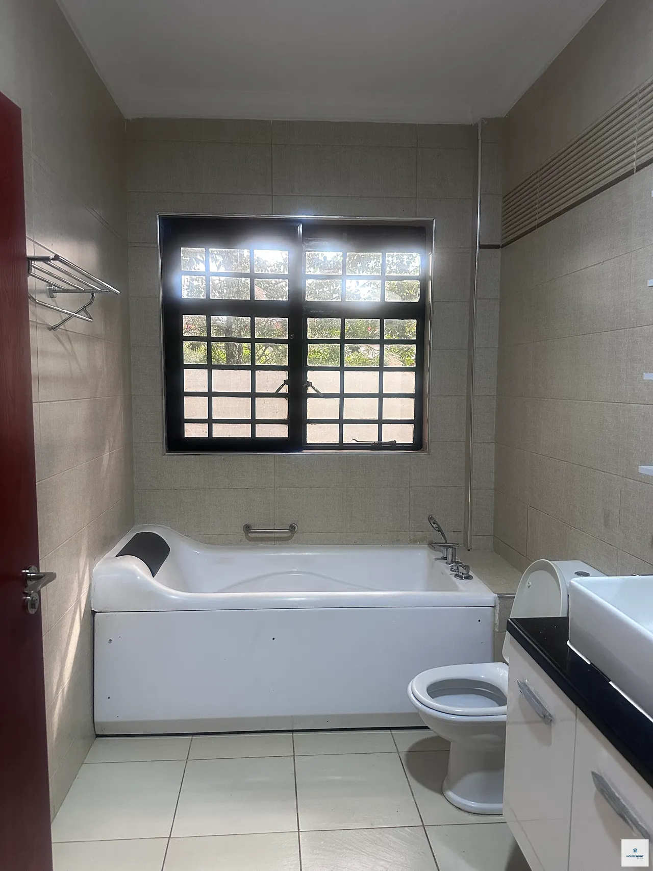 Lavish Family Living in Nairobi's Prestigious UN Blue Zone photo 5